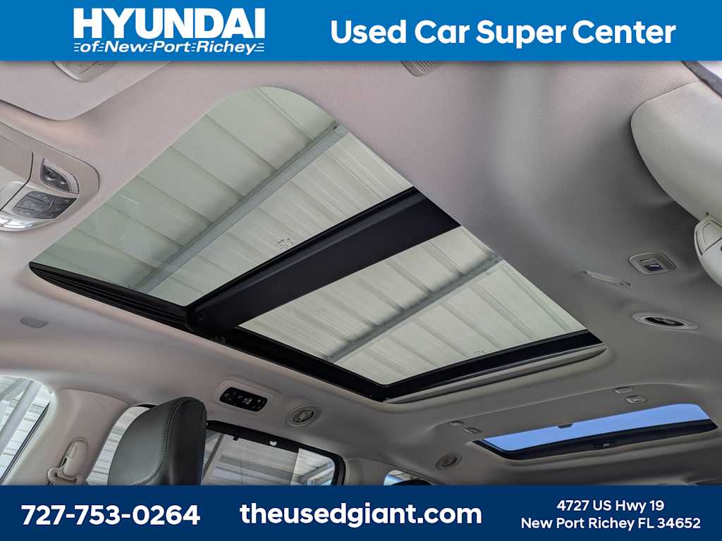 Thumbnail: 2018 Chrysler Pacifica - 33