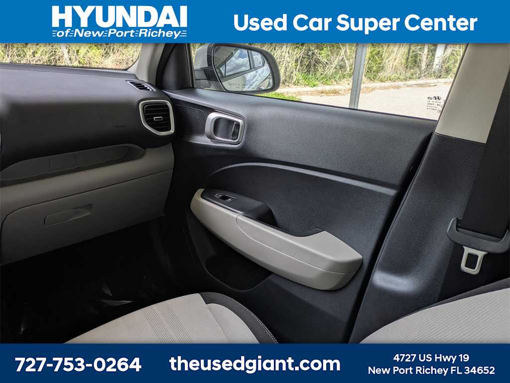 Thumbnail: 2023 Hyundai Venue - 15