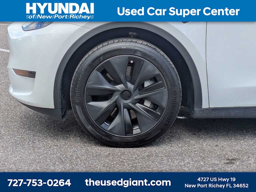 Thumbnail: 2024 Tesla Model Y - 10