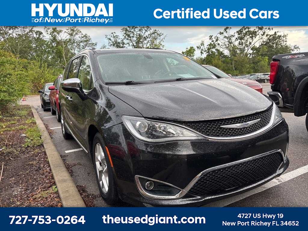 Thumbnail: 2020 Chrysler Pacifica - 4