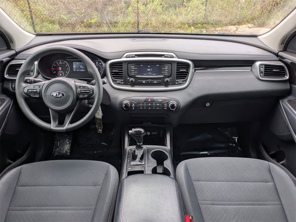 Thumbnail: 2017 Kia Sorento - 18