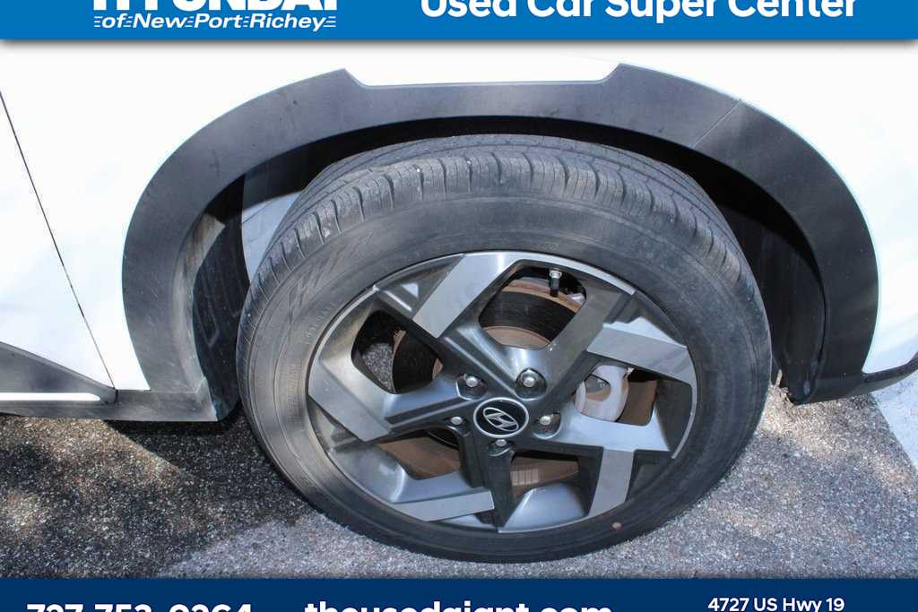 Thumbnail: 2023 Hyundai Venue - 5