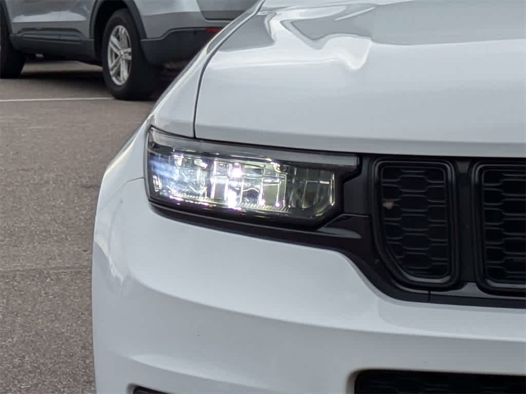 Thumbnail: 2023 Jeep Grand Cherokee L - 9