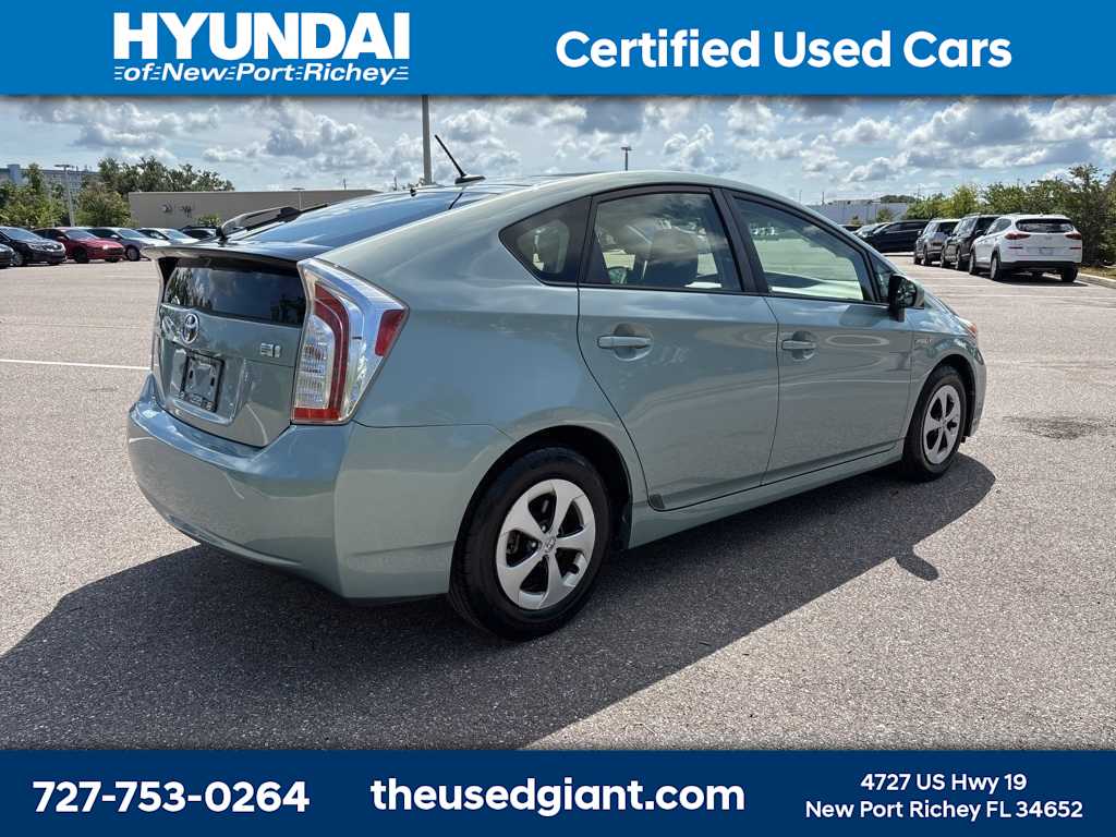 Thumbnail: 2015 Toyota Prius - 5