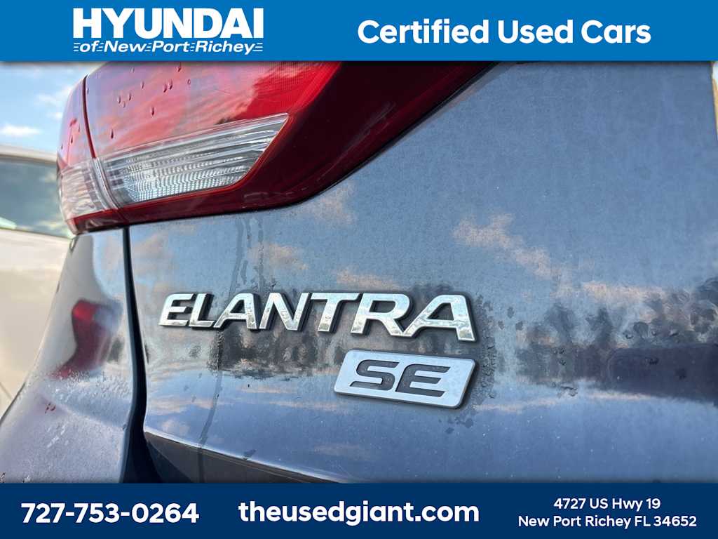 Thumbnail: 2017 Hyundai Elantra - 5