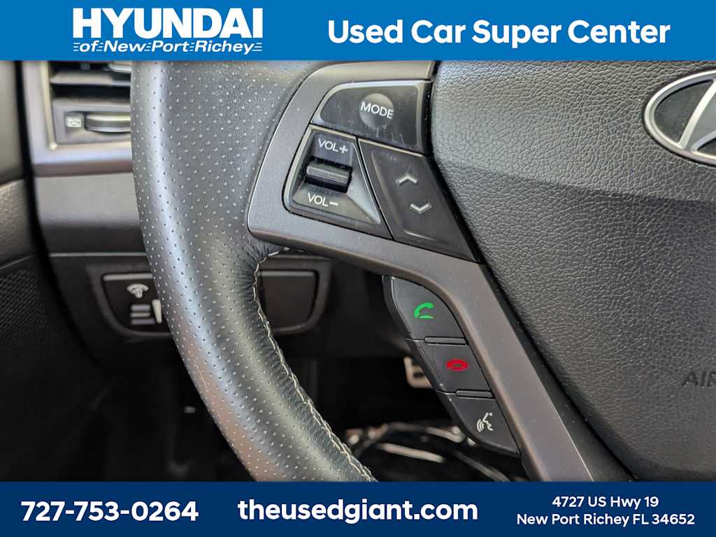 Thumbnail: 2016 Hyundai Veloster - 27