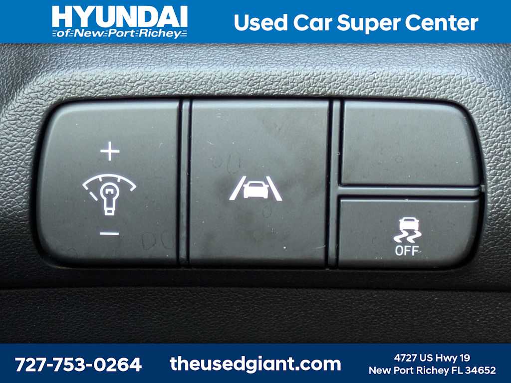 Thumbnail: 2022 Hyundai Elantra - 26