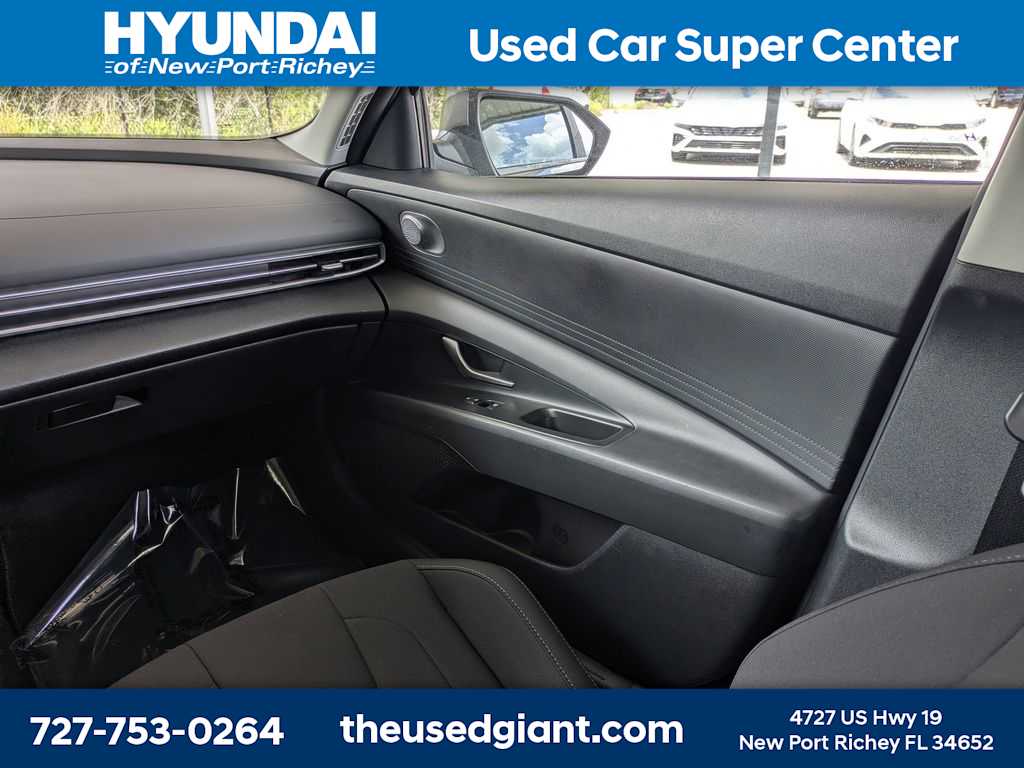 Thumbnail: 2023 Hyundai Elantra - 15