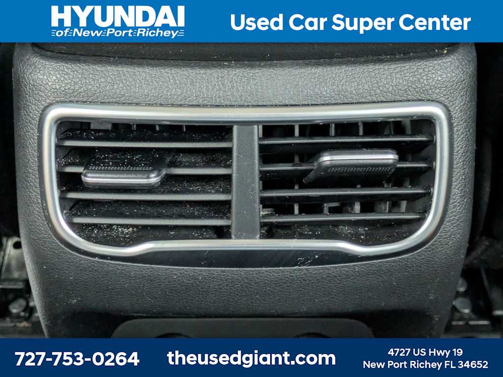 Thumbnail: 2022 Hyundai Santa Fe - 15