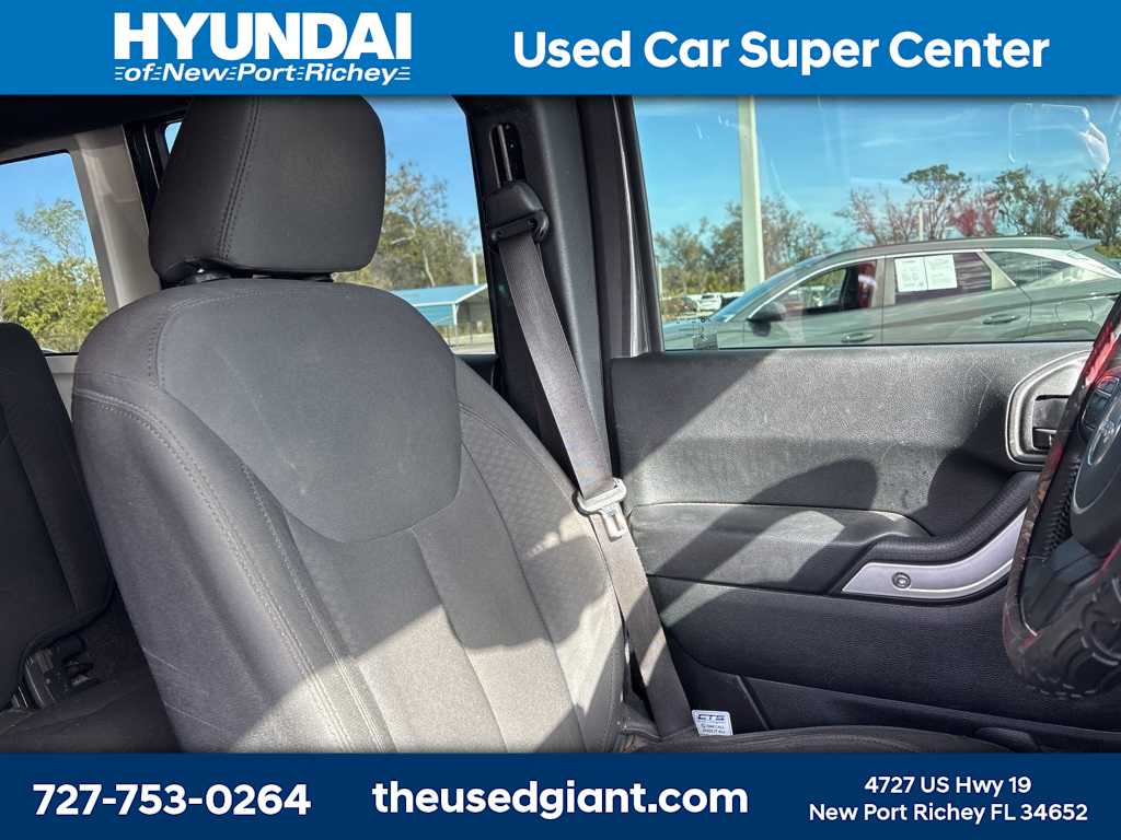 Thumbnail: 2018 Jeep Wrangler - 8