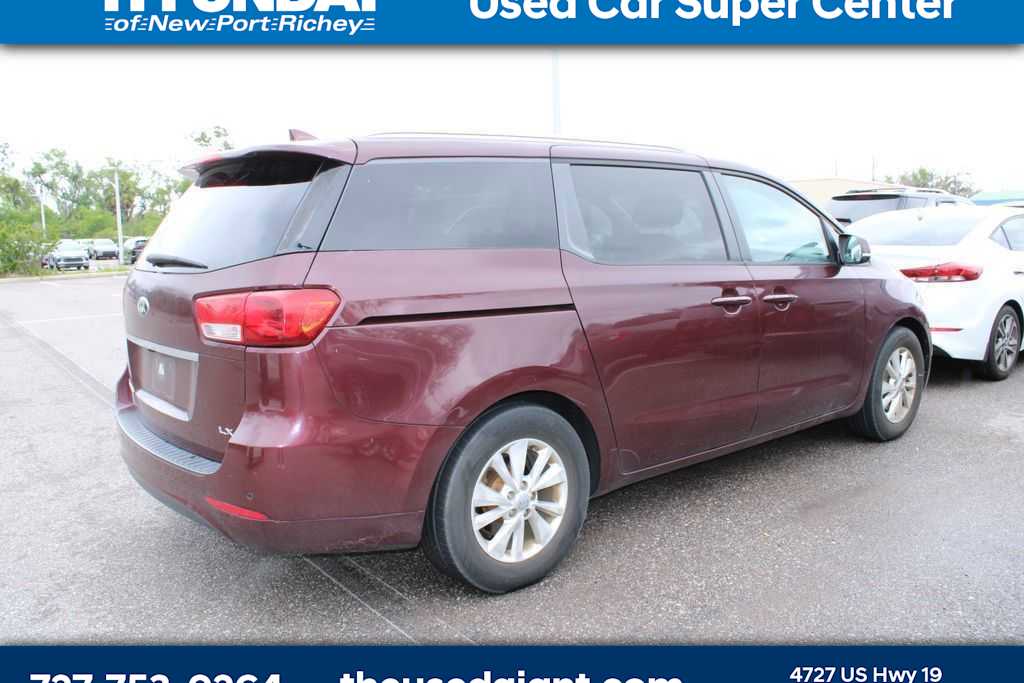 Thumbnail: 2016 Kia Sedona - 3