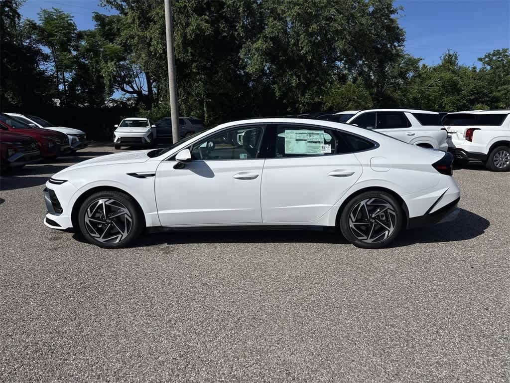 New 2025 Hyundai Sonata SEL Convenience Sedan