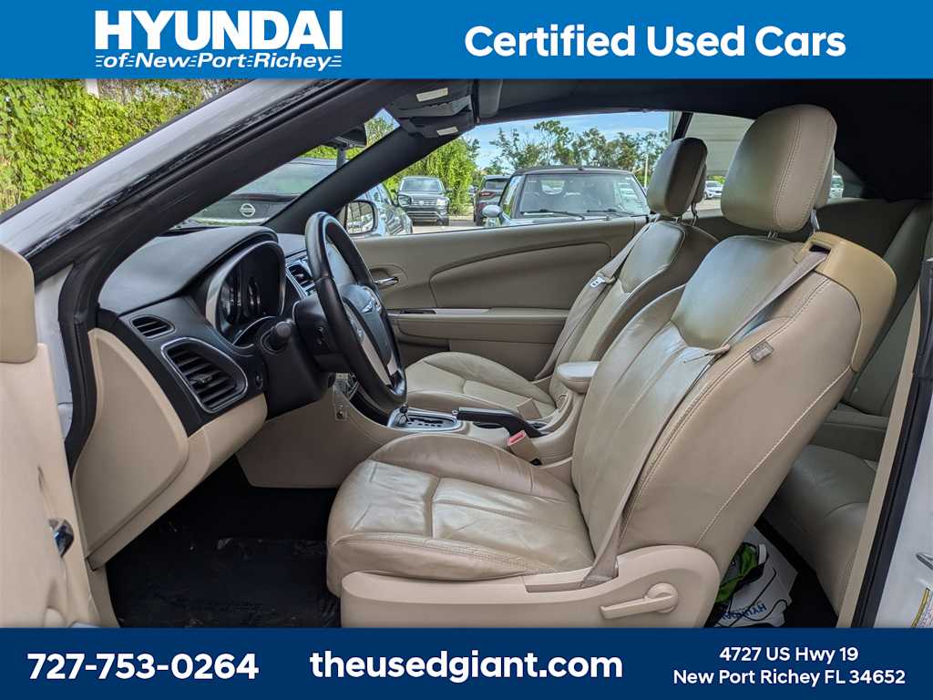 Thumbnail: 2011 Chrysler 200 - 17