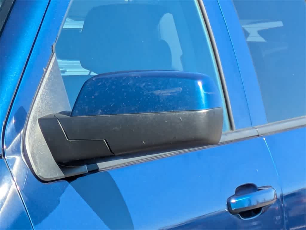 Thumbnail: 2016 Chevrolet Silverado 1500 - 11