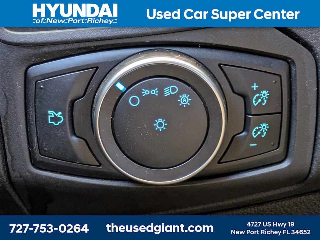 Thumbnail: 2016 Ford Focus - 21