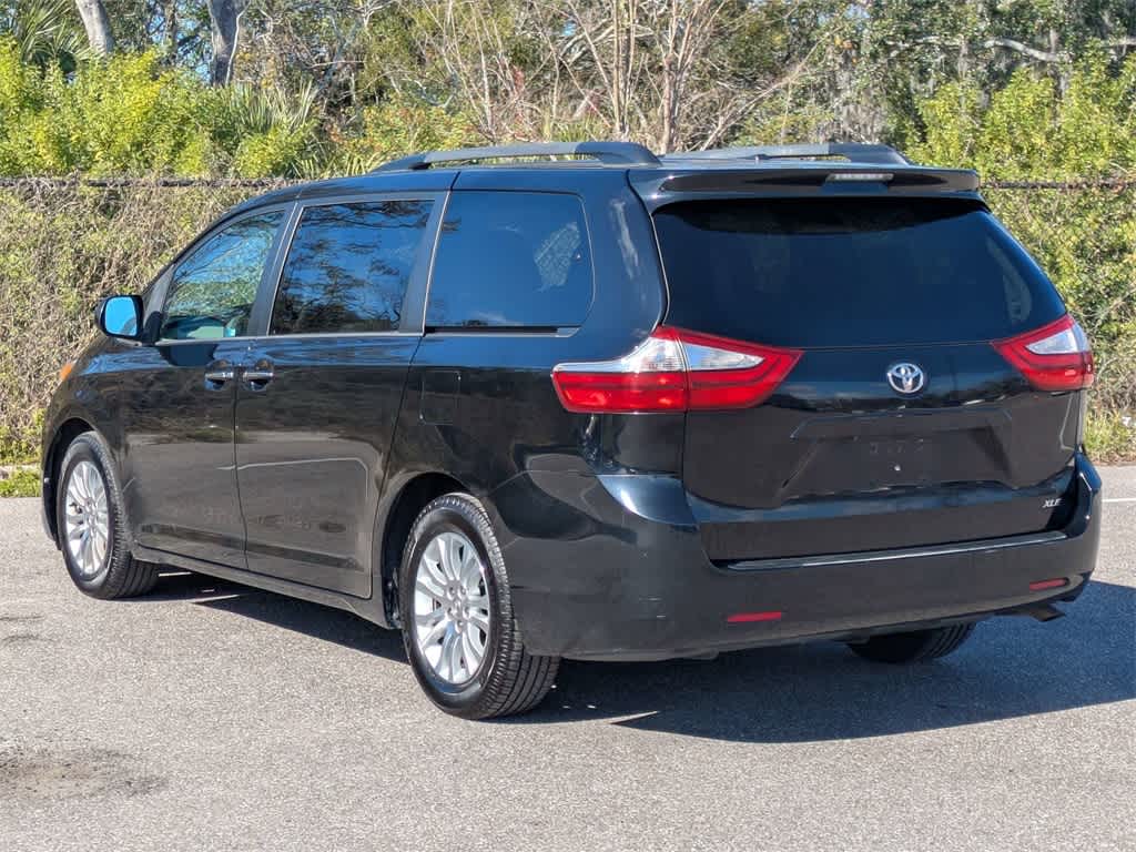 Thumbnail: 2015 Toyota Sienna - 3
