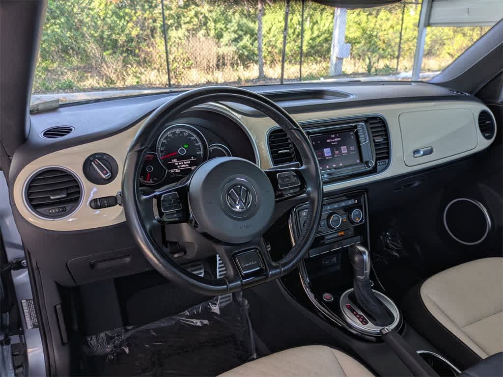 Thumbnail: 2019 Volkswagen Beetle - 17