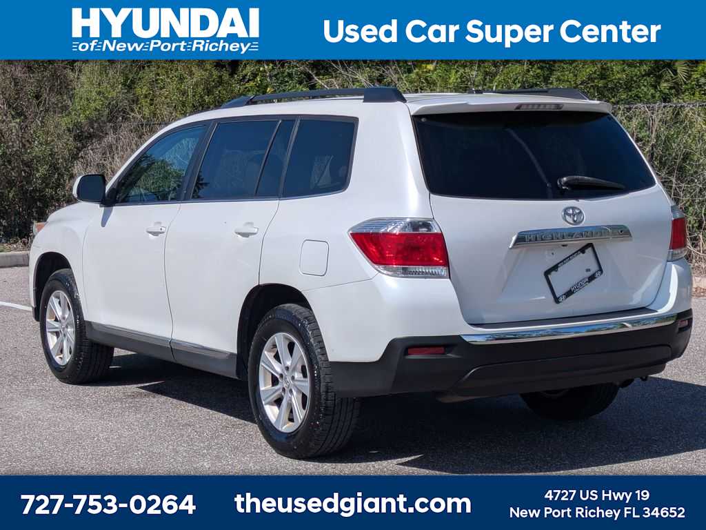 Thumbnail: 2011 Toyota Highlander - 3