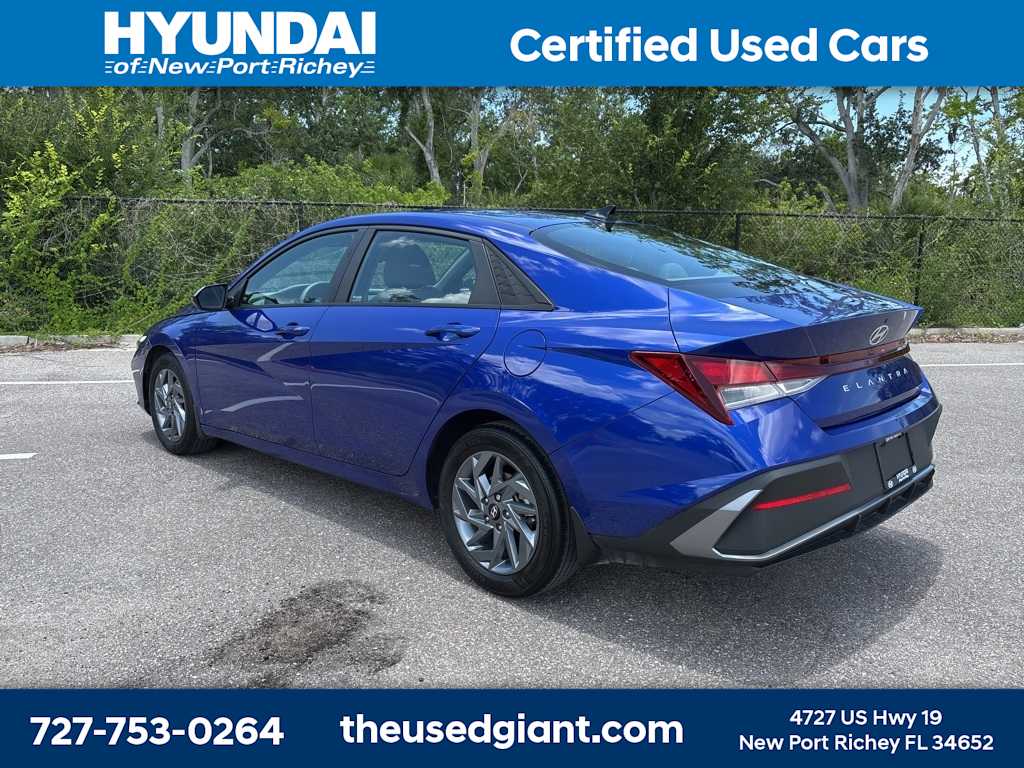 2024 Hyundai Elantra SEL 3