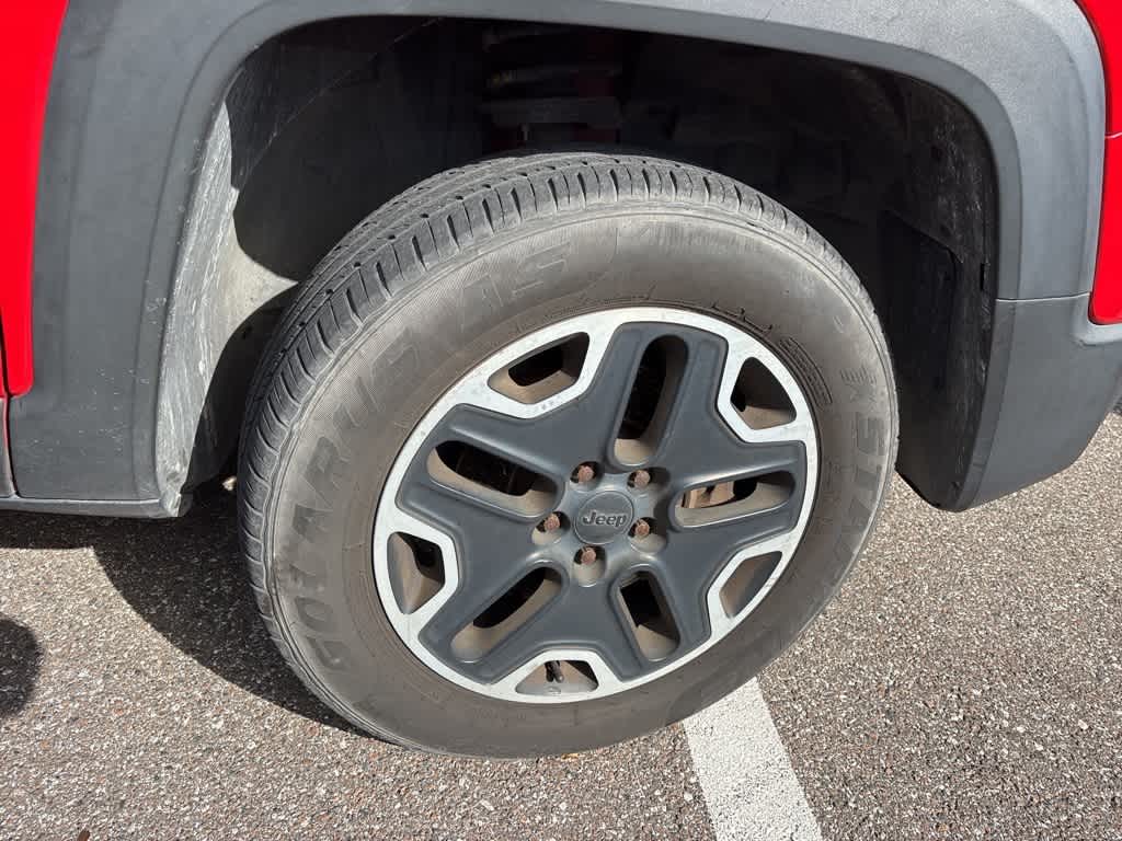 Thumbnail: 2016 Jeep Renegade - 6