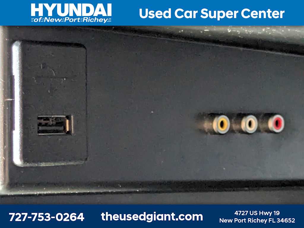 Thumbnail: 2014 Nissan Armada - 32