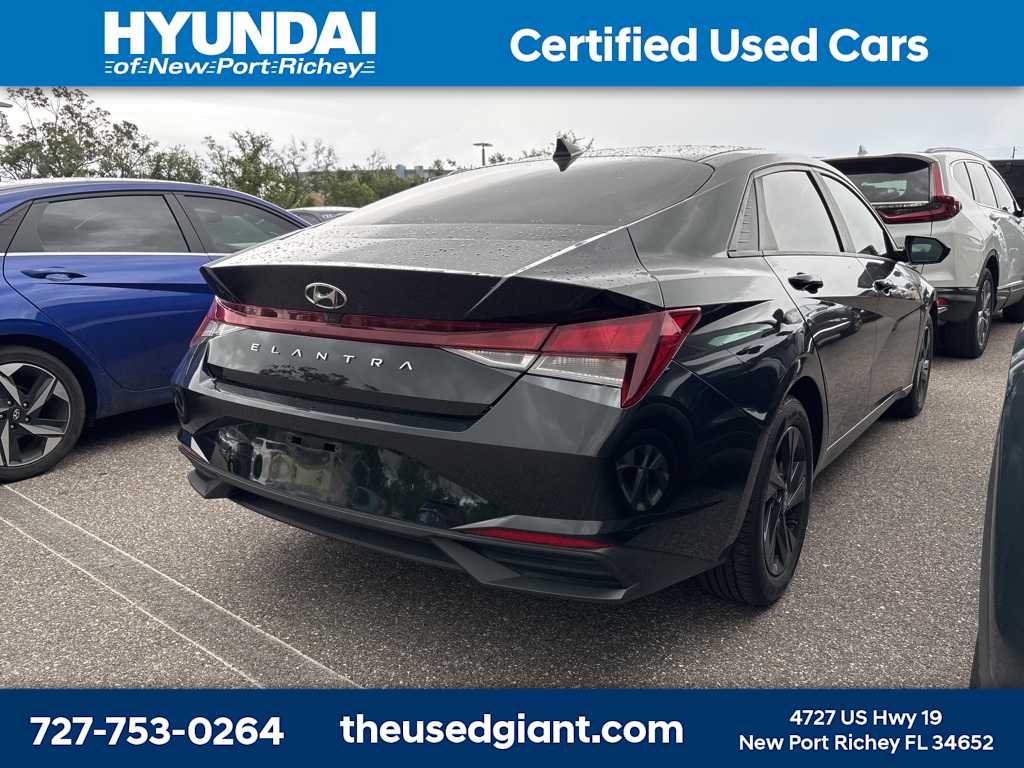 Thumbnail: 2023 Hyundai Elantra - 3