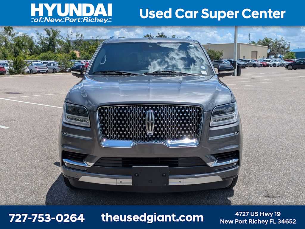 Thumbnail: 2021 Lincoln Navigator L - 8