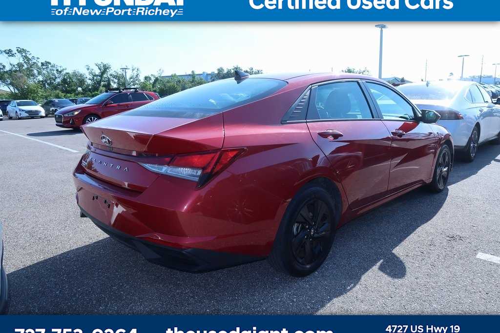 Thumbnail: 2021 Hyundai Elantra - 3