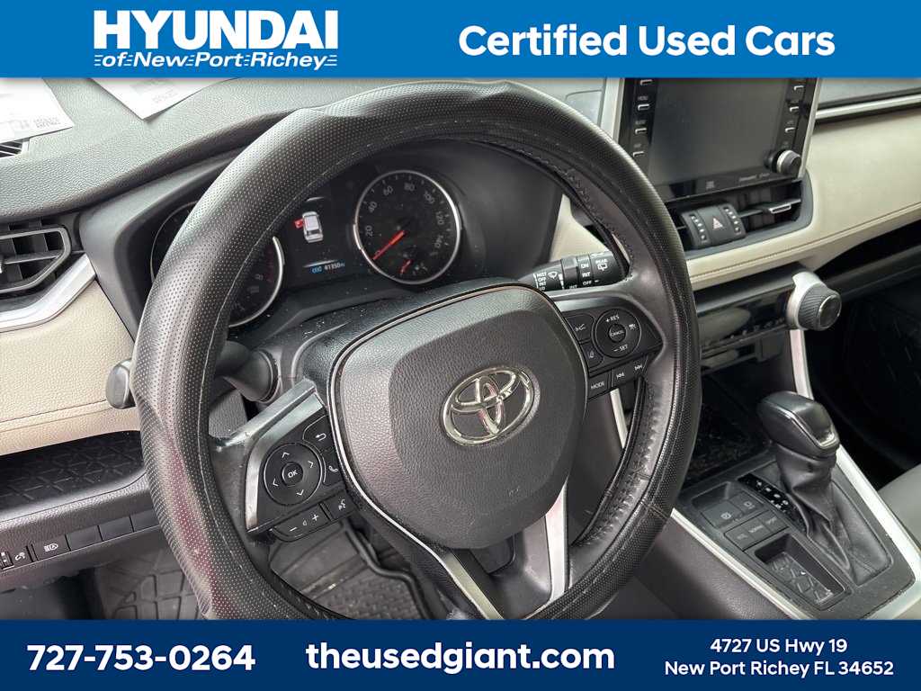 Thumbnail: 2019 Toyota RAV4 - 12