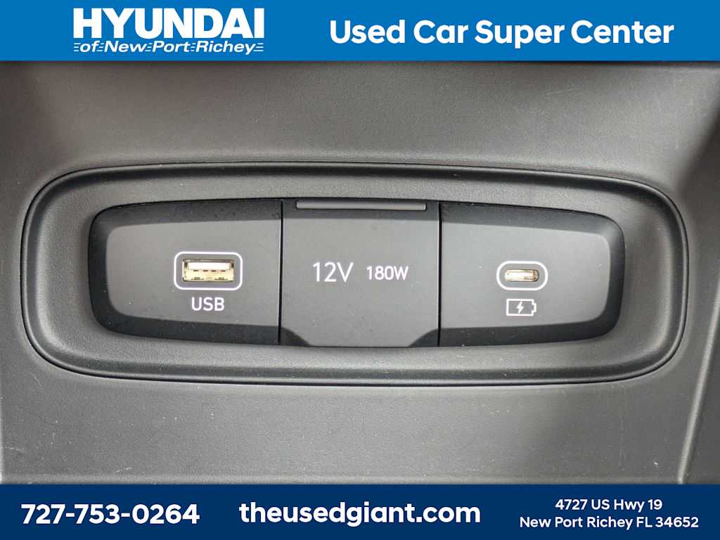 Thumbnail: 2023 Hyundai Venue - 22