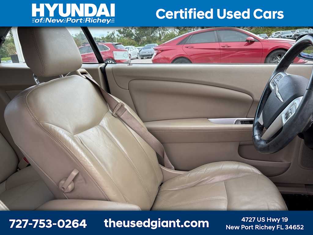Thumbnail: 2011 Chrysler 200 - 8