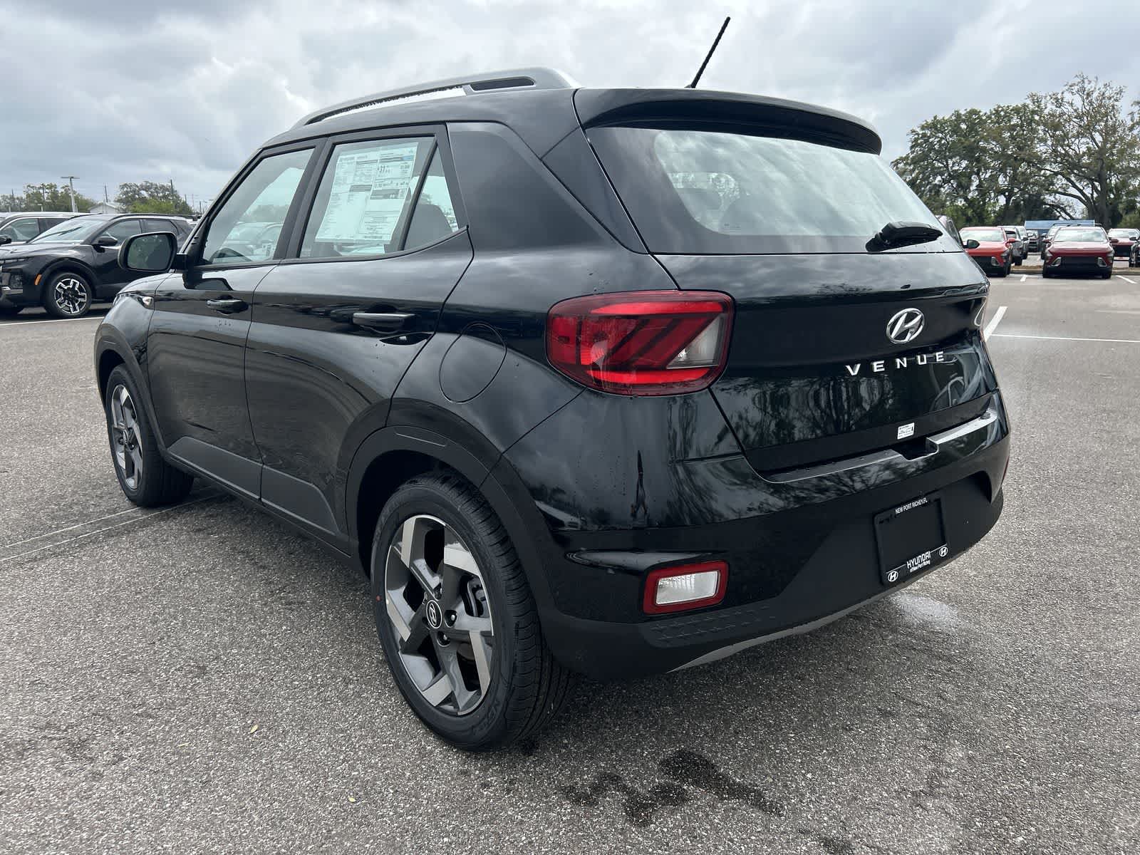 2025 Hyundai Venue SEL 4