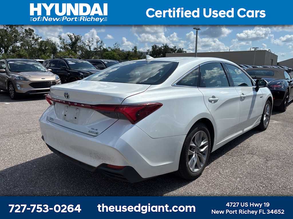 Thumbnail: 2021 Toyota Avalon - 3