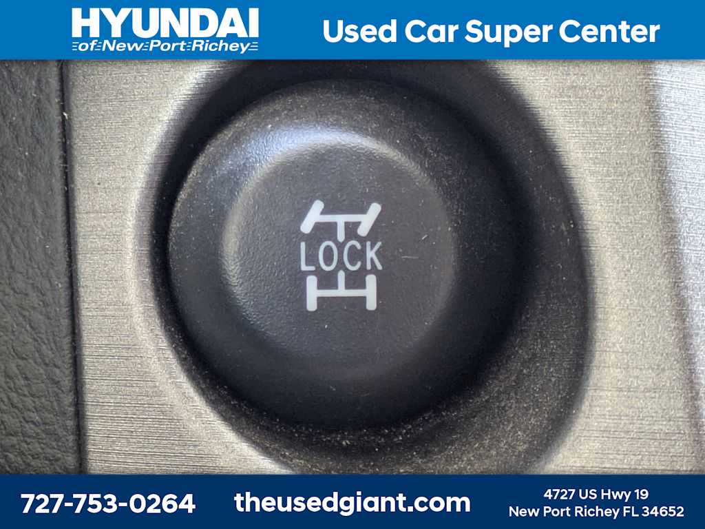 Thumbnail: 2010 Toyota RAV4 - 24