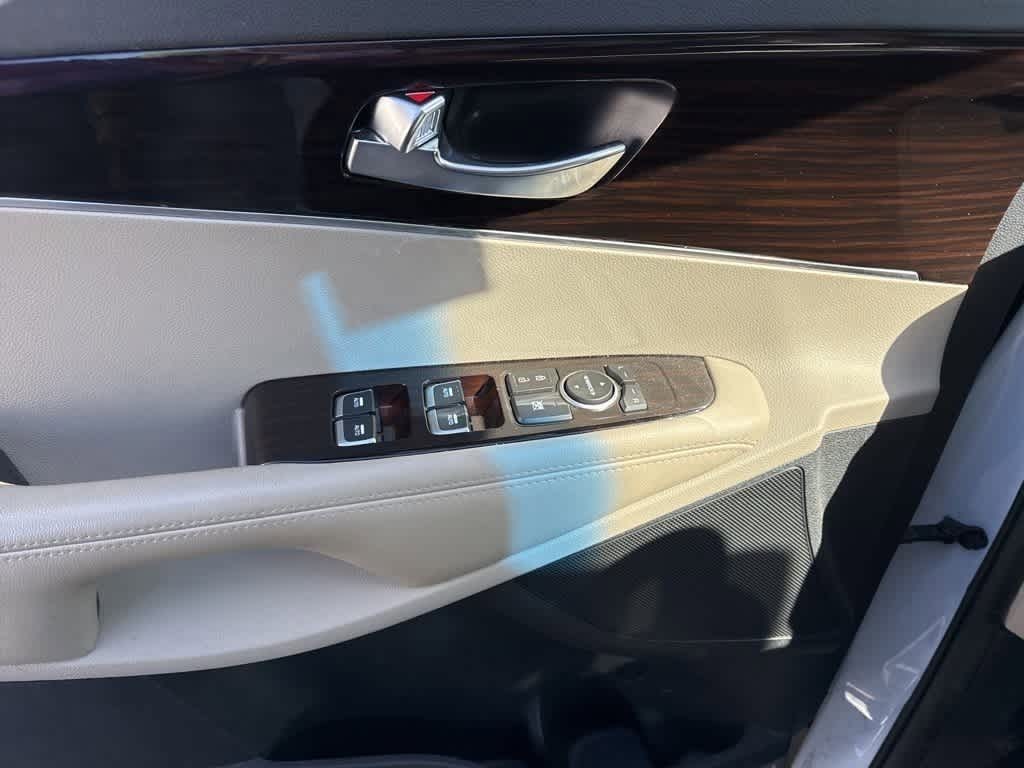 Thumbnail: 2019 Kia Sorento - 10