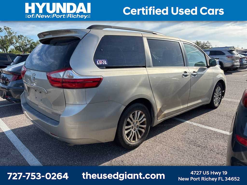 Thumbnail: 2015 Toyota Sienna - 2