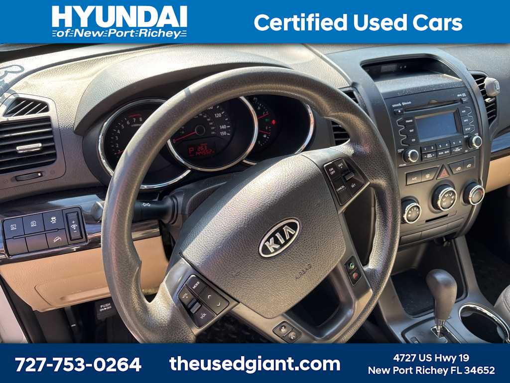 Thumbnail: 2012 Kia Sorento - 11