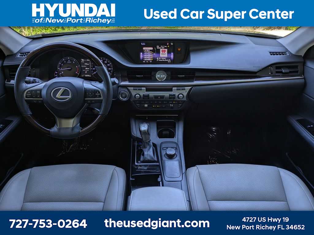 Thumbnail: 2018 Lexus ES - 15