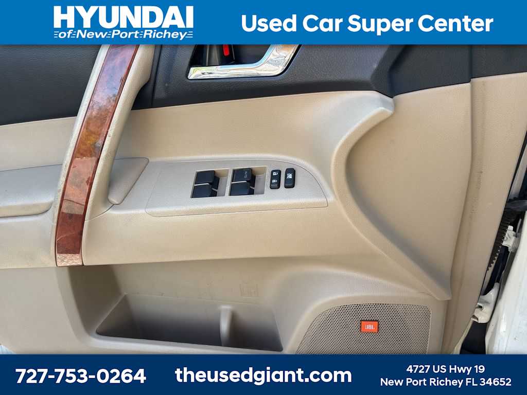 Thumbnail: 2011 Toyota Highlander - 12