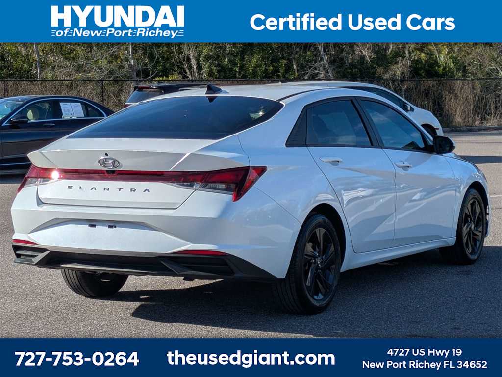 Thumbnail: 2022 Hyundai Elantra - 5