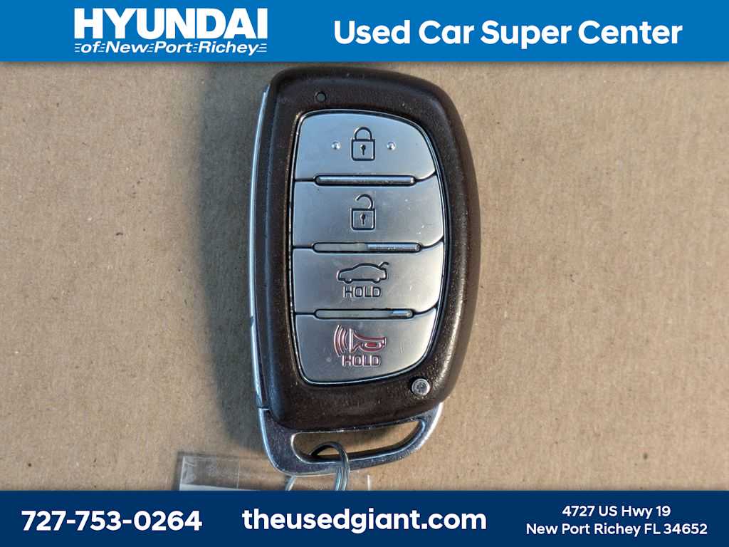 Thumbnail: 2017 Hyundai Elantra - 33