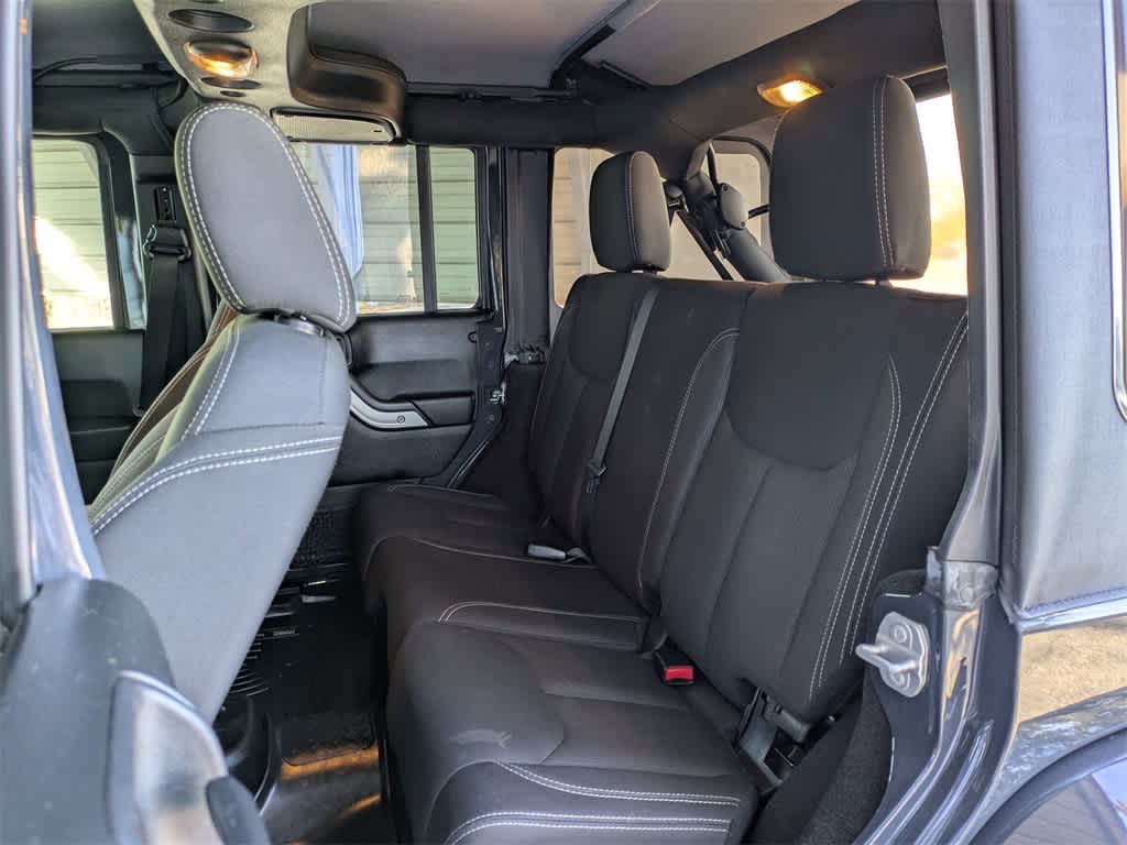 Thumbnail: 2016 Jeep Wrangler - 16