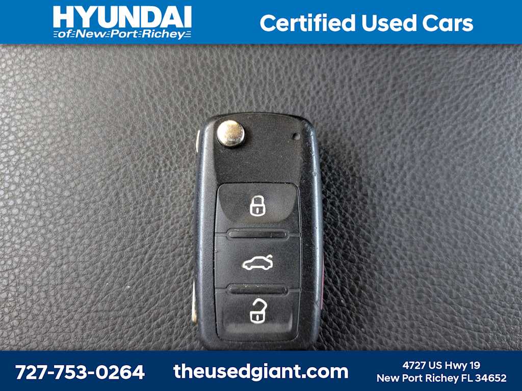 Thumbnail: 2011 Volkswagen Jetta - 27