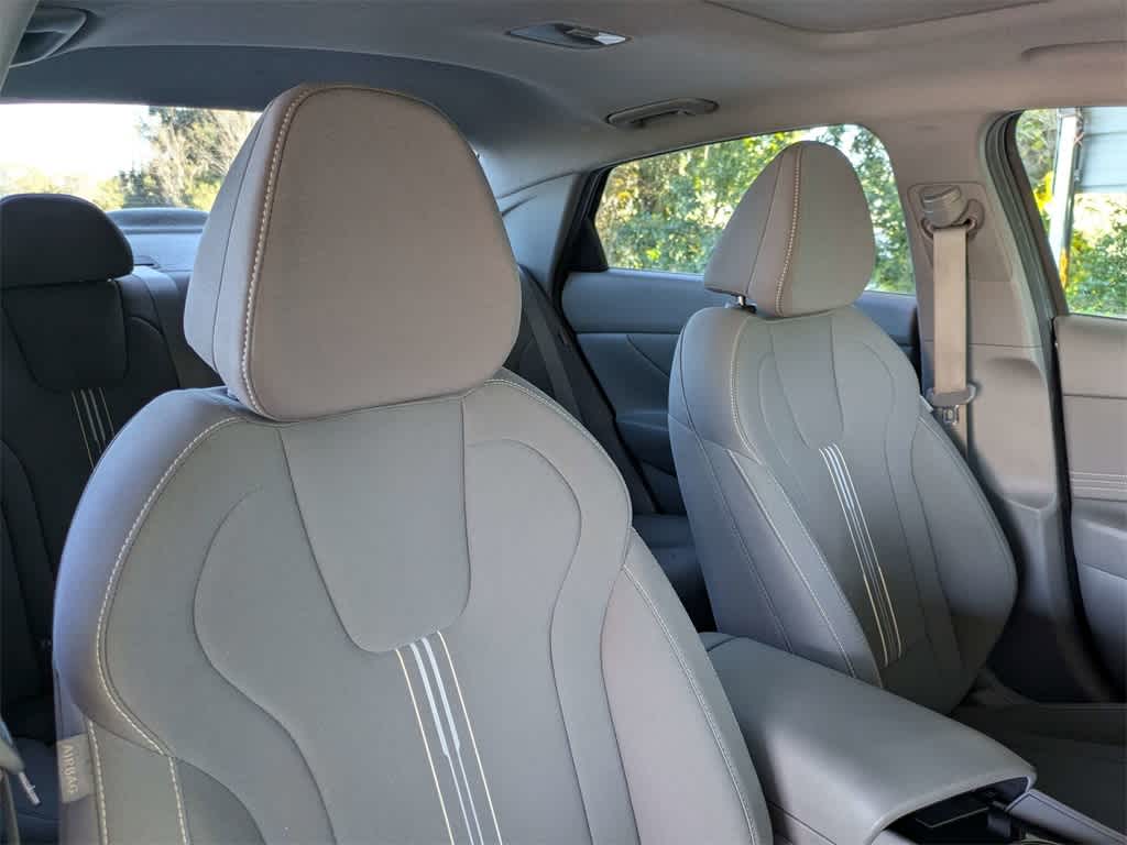 Thumbnail: 2024 Hyundai Elantra - 6