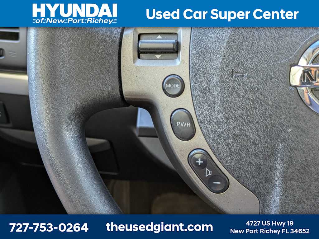 Thumbnail: 2012 Nissan Sentra - 25