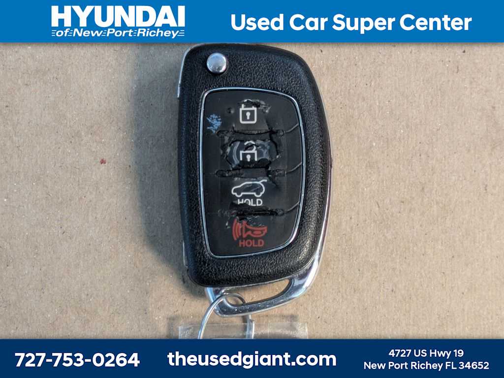 Thumbnail: 2016 Hyundai Santa Fe - 31