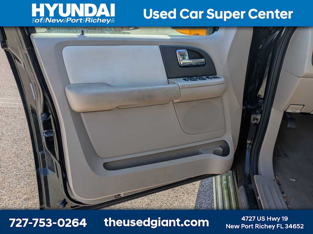 Thumbnail: 2005 Ford Expedition - 11