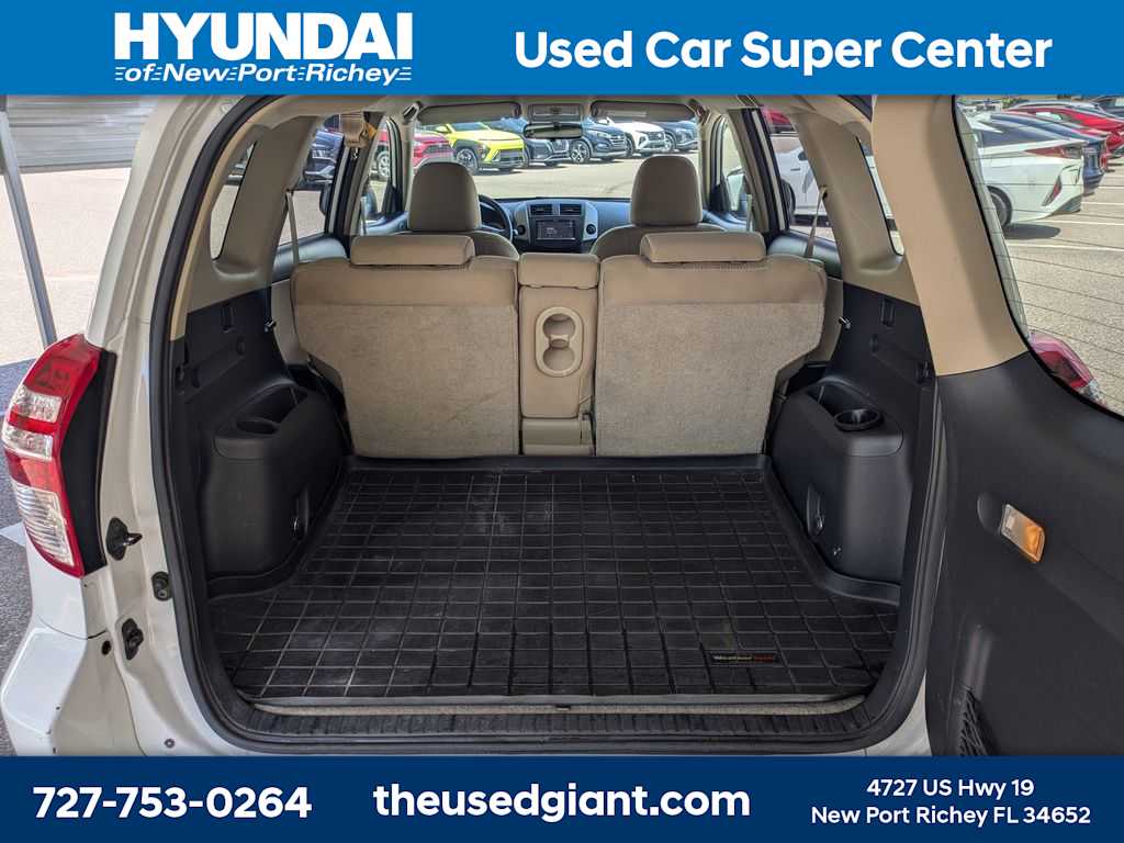 Thumbnail: 2010 Toyota RAV4 - 13