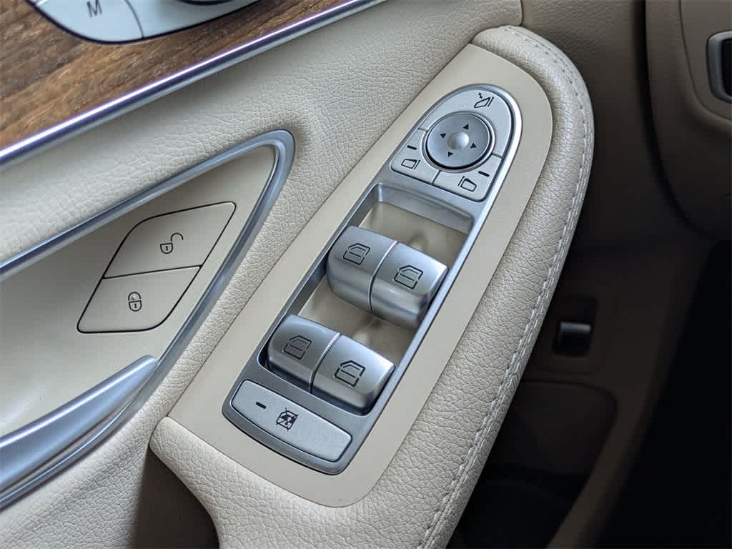 Thumbnail: 2019 Mercedes-Benz C-Class - 32