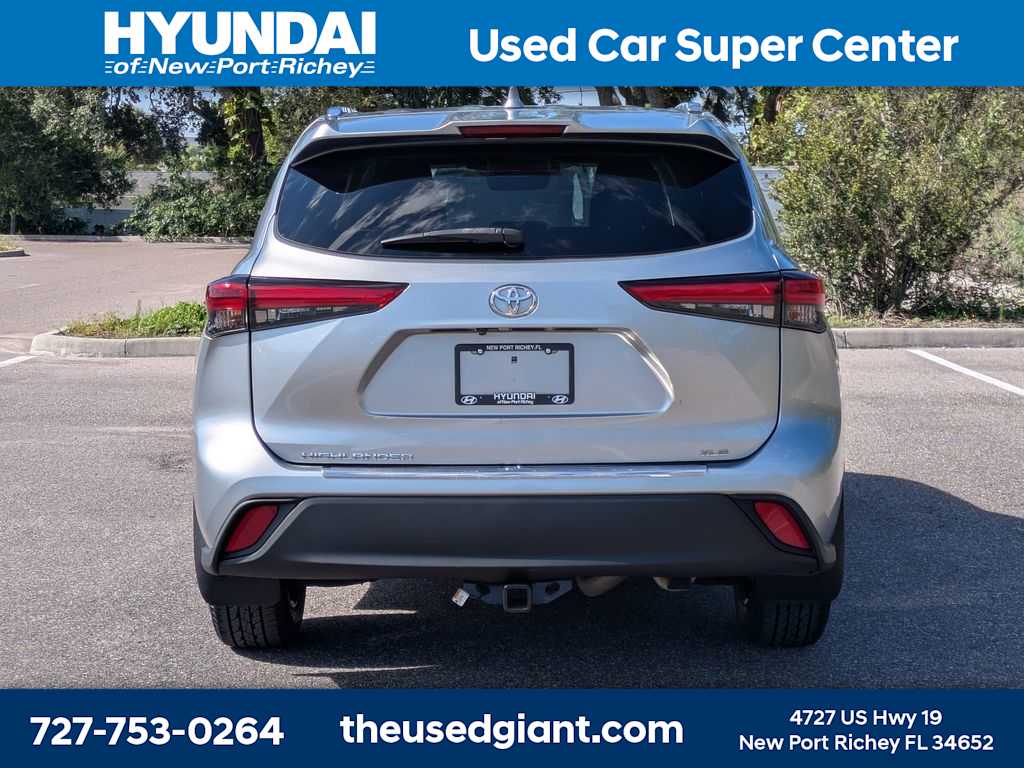 Thumbnail: 2020 Toyota Highlander - 4